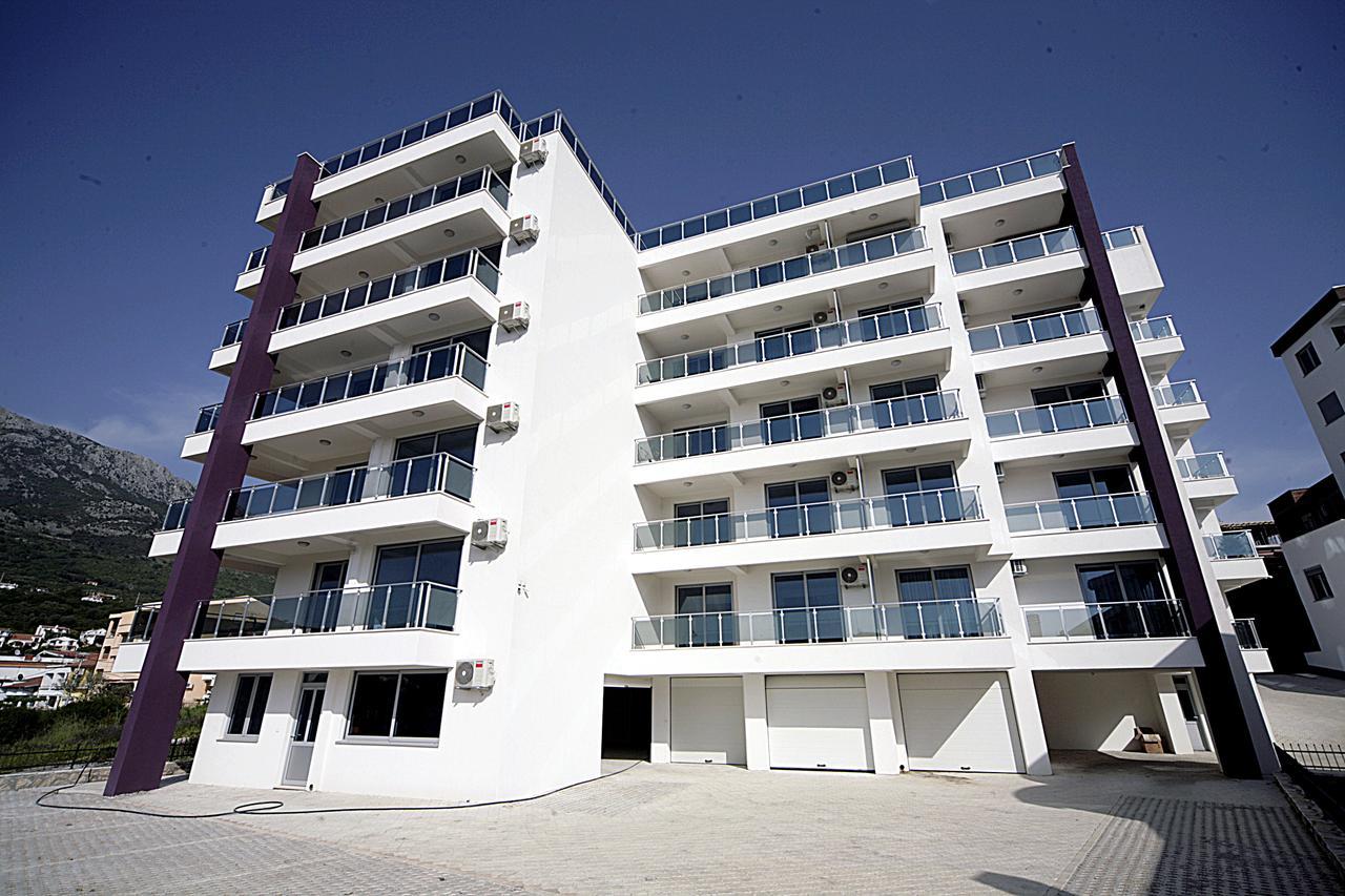 Sea Star Apartment Добра вода Екстериор снимка