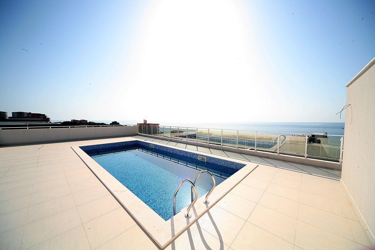 Sea Star Apartment Добра вода Екстериор снимка