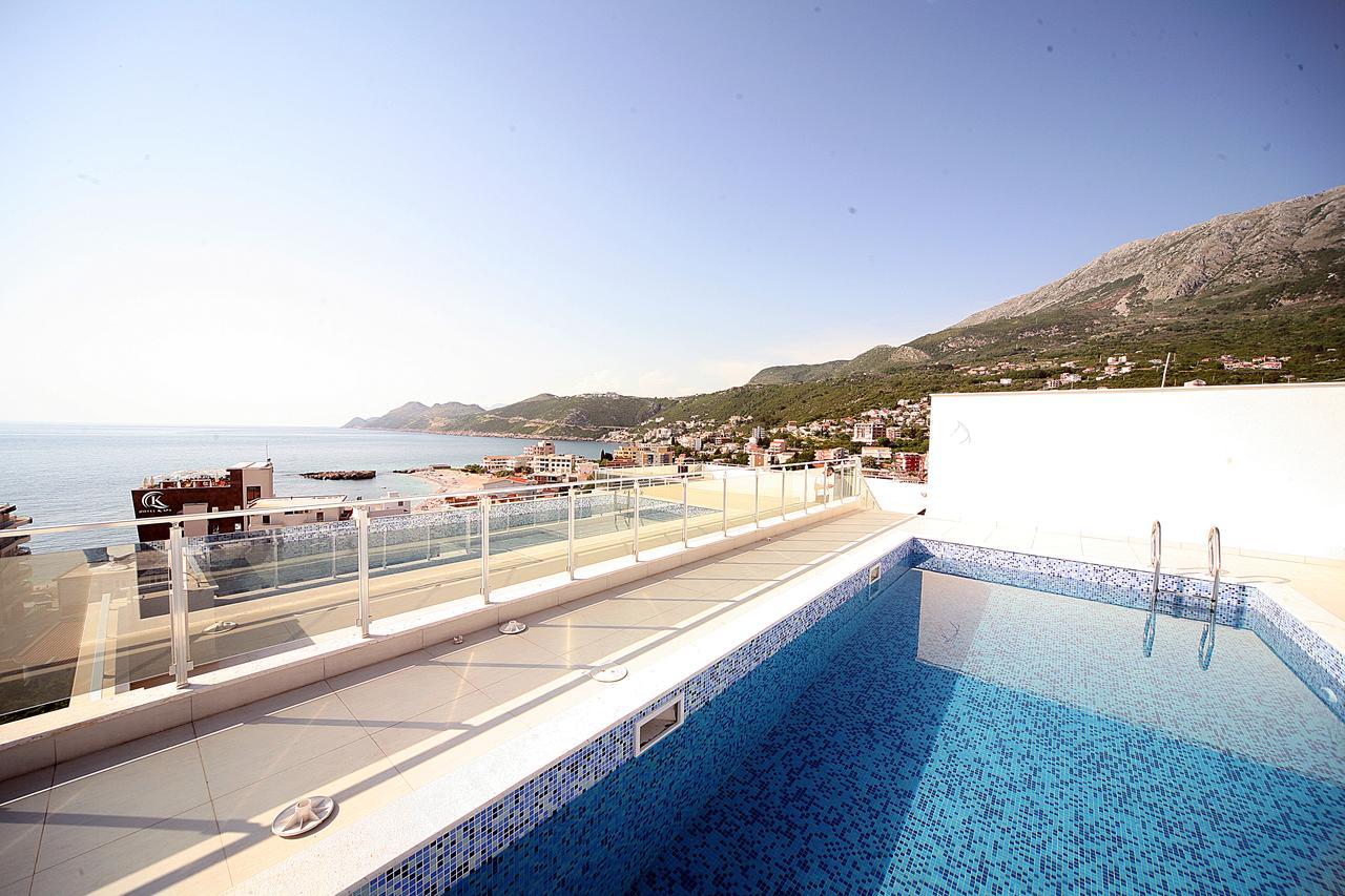 Sea Star Apartment Добра вода Екстериор снимка