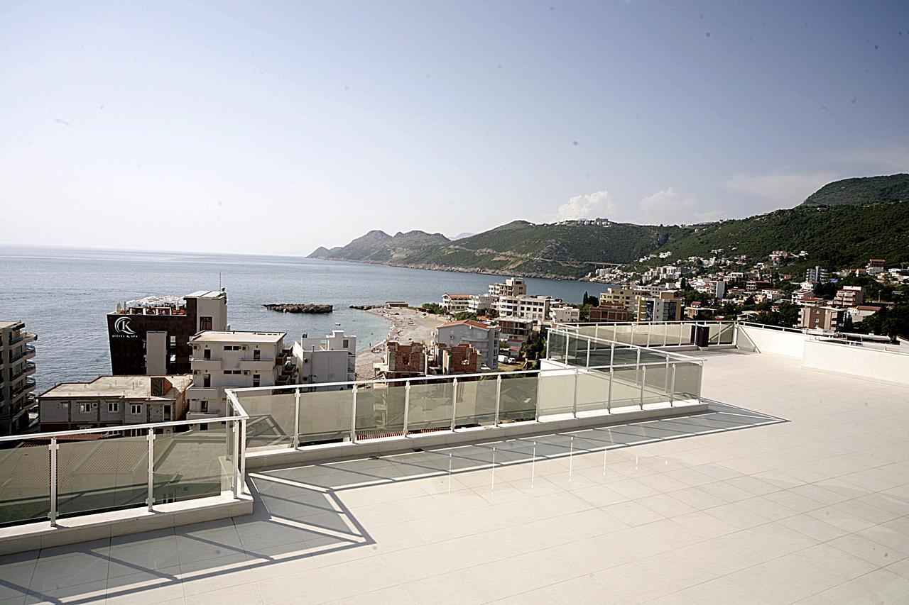 Sea Star Apartment Добра вода Екстериор снимка