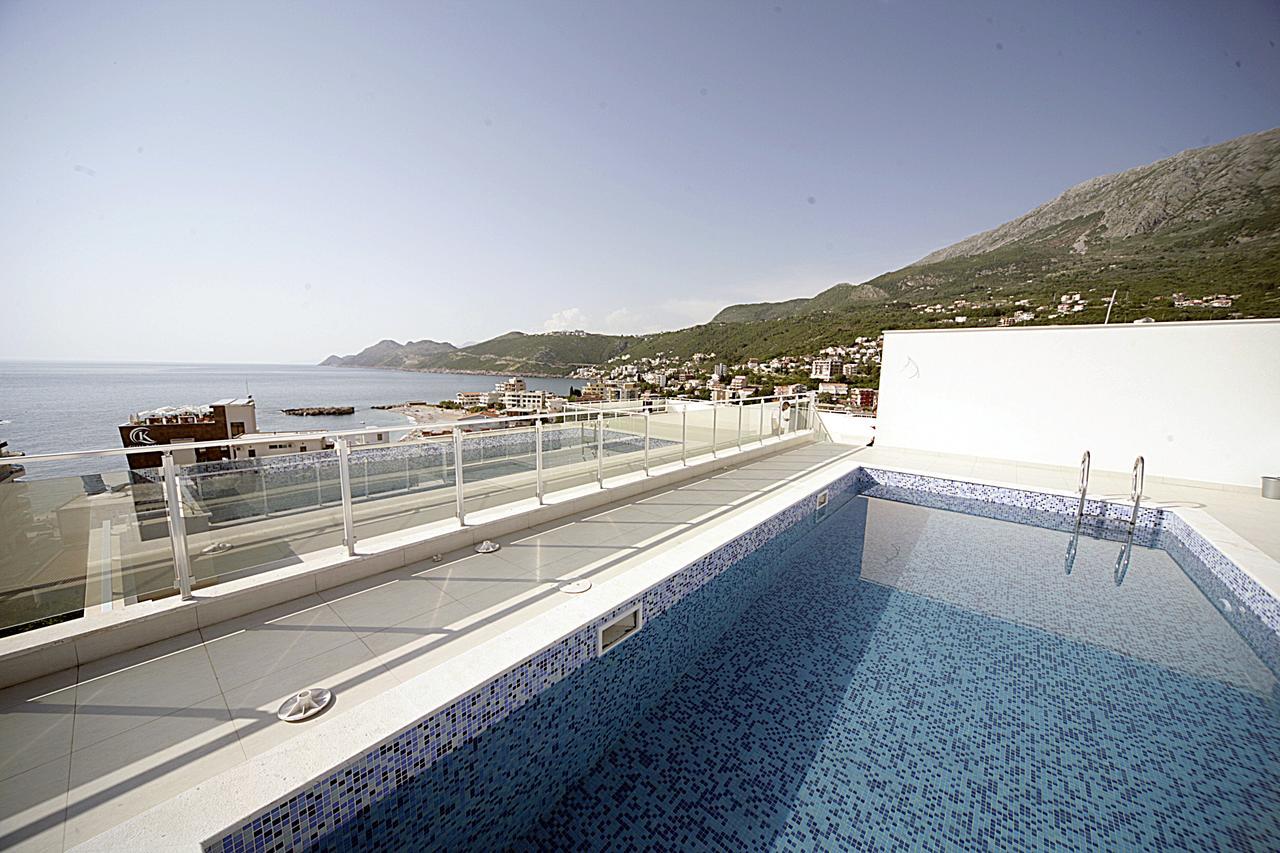 Sea Star Apartment Добра вода Екстериор снимка