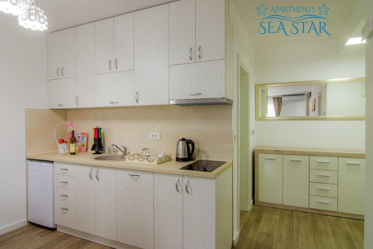 Sea Star Apartment Добра вода Екстериор снимка